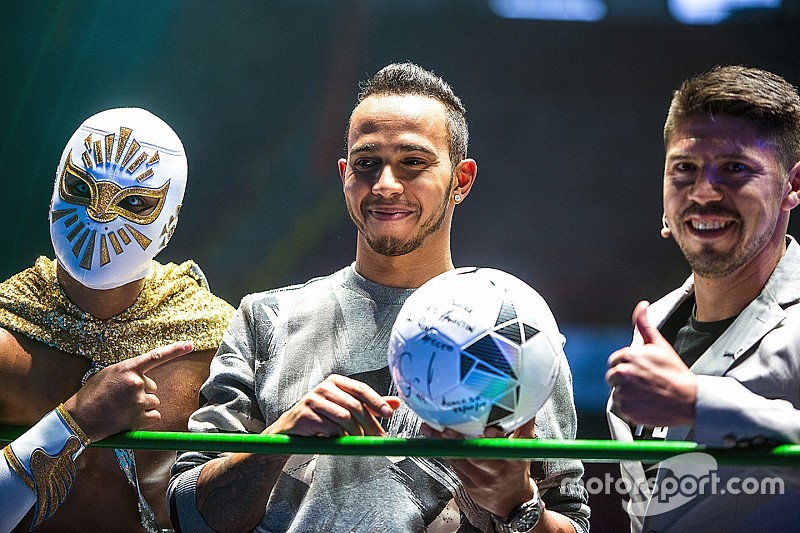Hamilton se convirtió en un luchador en México