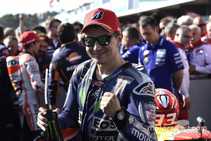 España llena de felicitaciones a Jorge Lorenzo