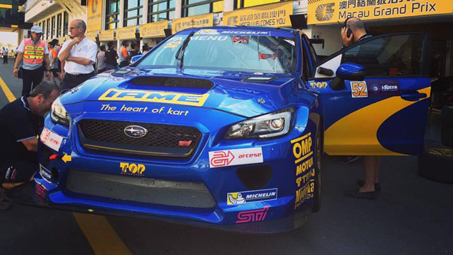 Alain Menu fermato da problemi al motore
