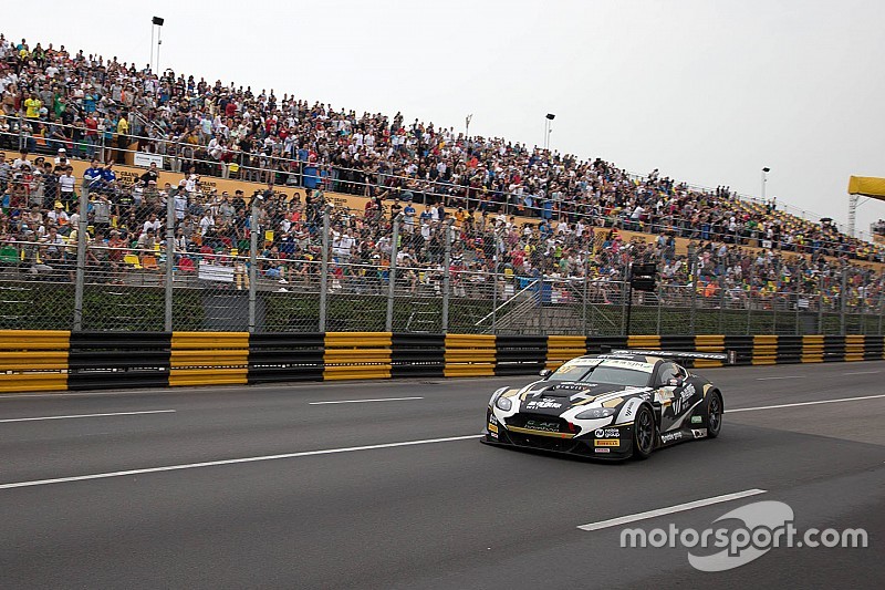 FIA GT World Cup, Engel conquista la qualifyng race