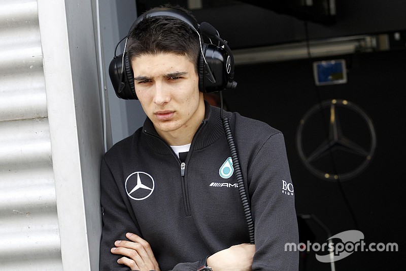 Mercedes продолжит поддерживать Окона