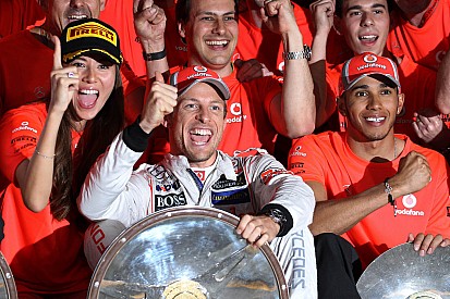 Button diz que Hamilton não interage com colegas de grid