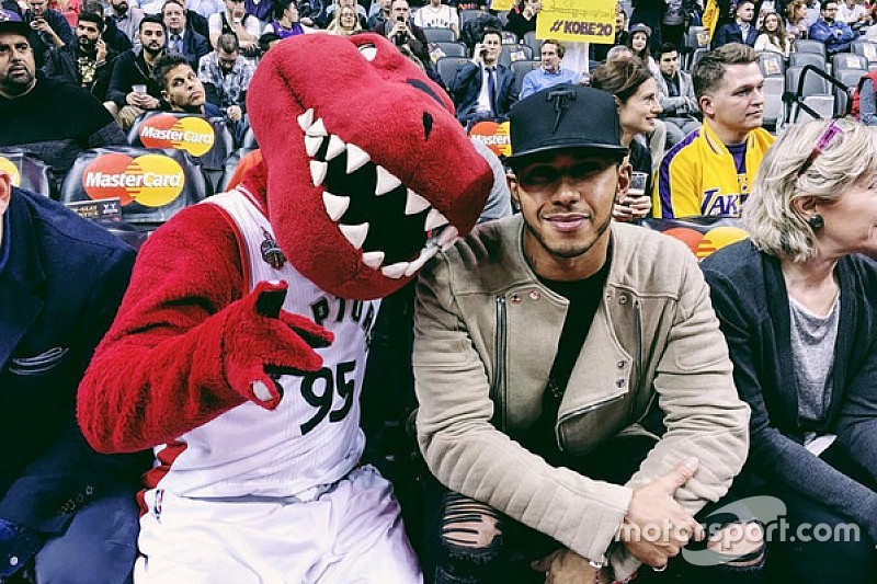 NBA, festas... Hamilton registra passo a passo de férias