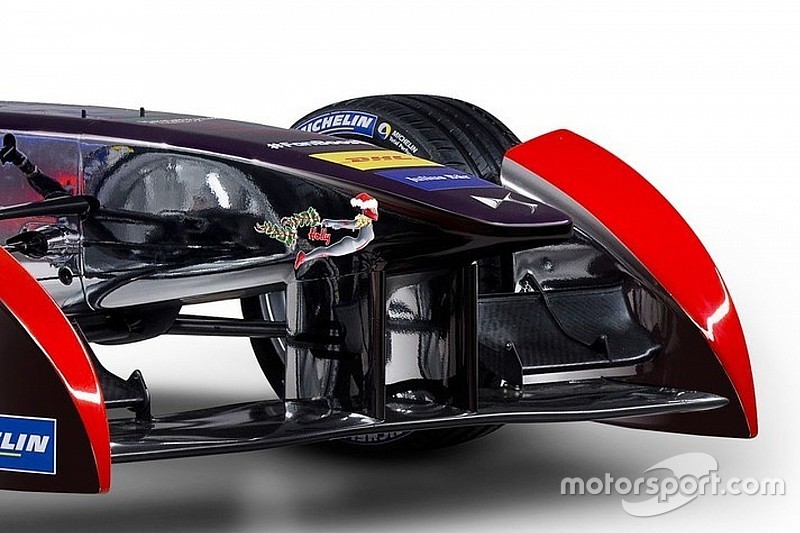 DS Virgin Racing con diseño navideño en Uruguay