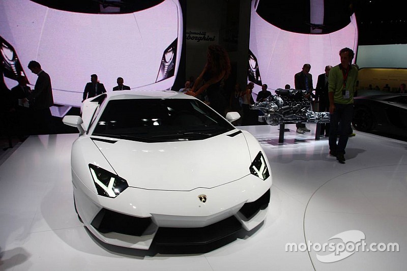 Lamborghini: 'Achterwielaandrijving voor de Aventador is onmogelijk'