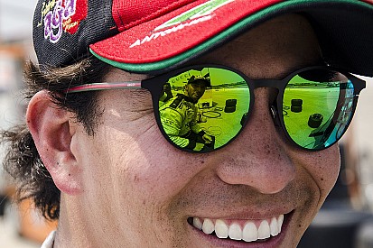 Sergio Pérez disfruta título de su hermano Antonio