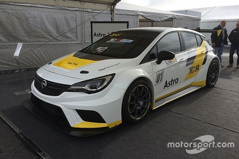 Sei Opel Astra TCR per la Target Competion