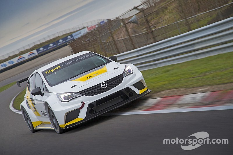 Le Opel Astra TCR della Target Competition diventano sette!