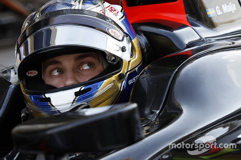 Gustav Malja met Rapax in GP2