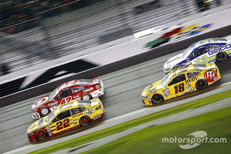 Kyle Busch ganó el segundo duelo