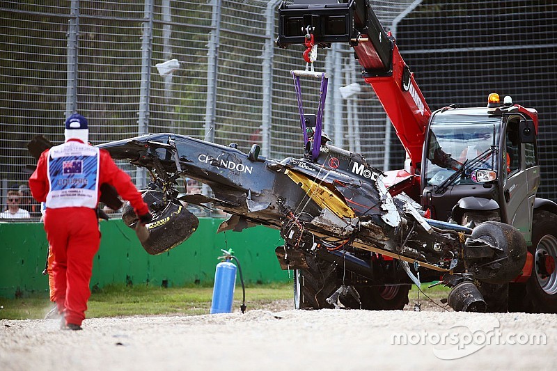 Australische Grand Prix stilgelegd na zware crash Alonso