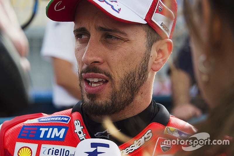 MotoGP Argentinië: Dovizioso verslaat Marquez in eerste training