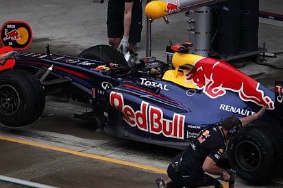 Vettel: Yarışı ara lastiklerle bitirebilirim!
