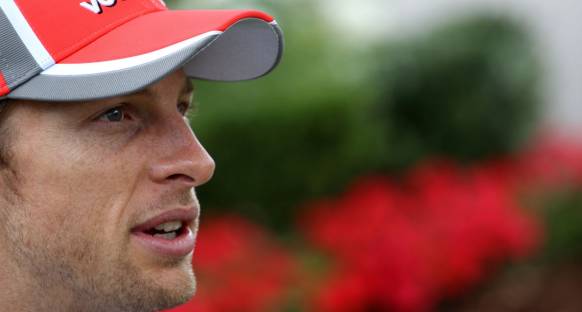 Button: 'Red Bull'daki tartışma McLaren için iyi'