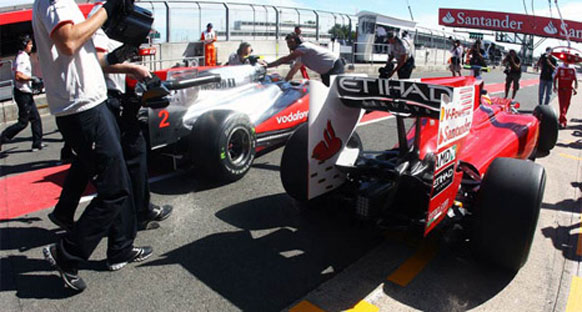 Alonso Red Bull'dan çekiniyor