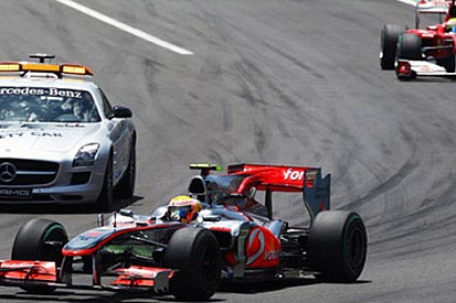 Ferrari, yarışı 'skandal' olarak niteledi