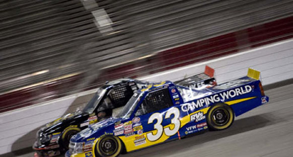 NASCAR Truck - Milwaukee'nin hakimi Benson