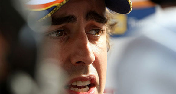 Fernando Alonso, Renault R28'den ümidini kesti