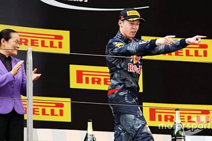 Çin'de Günün Pilotu ödülü Daniil Kvyat'ın