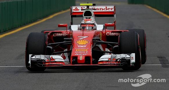 Ferrari'ler Cuma gününü hızlı kapattı