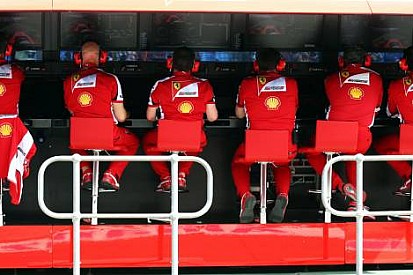 FIA son dakikalarda telsiz kısıtlamalarında kolaylık sağladı