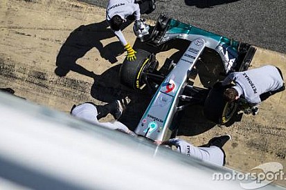 Rosberg lider - Mercedes testlerde ağırlığını hissettirmeye başladı