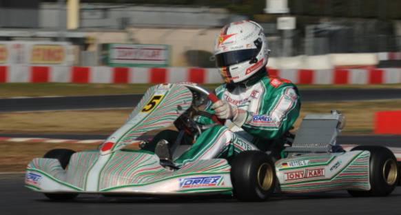 Sebastian Vettel karting aracıyla piste çıktı