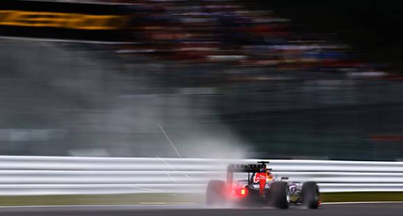 Daniil Kvyat, Suzuka'da İkinci Seansı Zirvede Tamamladı