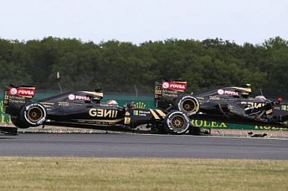 Lotus, pilotlarının ilk turda daha dikkatli olmasını istiyor