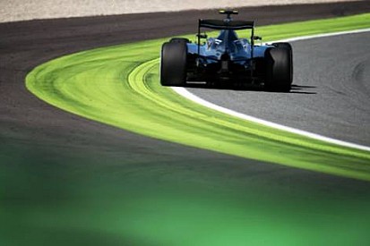 Mercedes'i motorda sorun endişesi sardı
