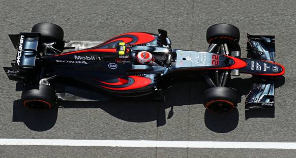 Alonso ve Button, Macaristan'da yeni motorla yarışacaklar