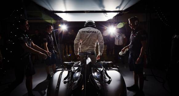 Bahreyn'de pole pozisyonu Hamilton'ın