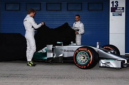 Mercedes, aracını ilk test gününde tanıtacak