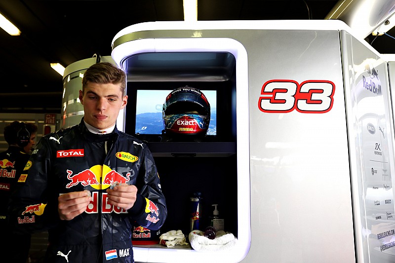 Mercedes minimiza algún interés por Verstappen