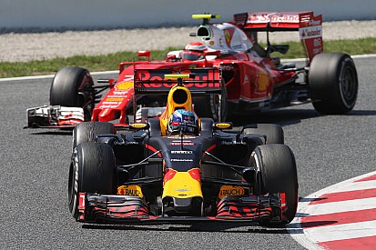 Alain Prost lovend over Verstappen: "Hij is nu al een ster"