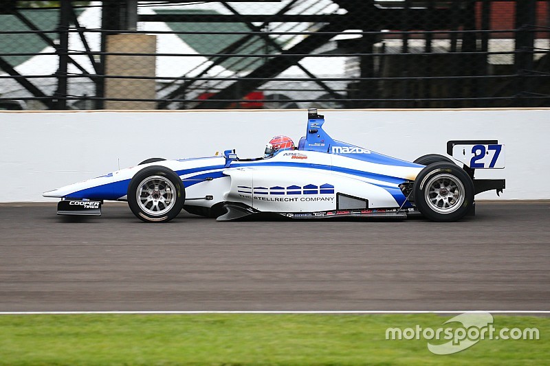 Dean Stoneman beffa in volata Ed Jones ad Indianapolis