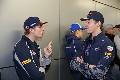 A Red Bull gyorsan döntött, Verstappen megkapja Kvyat helyét a Red Bullnál!