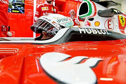 A Ferrarinál csak nő a feszültség, és a bomba hamarosan robbanni fog! Vettel lehet a "tűzoltó"...