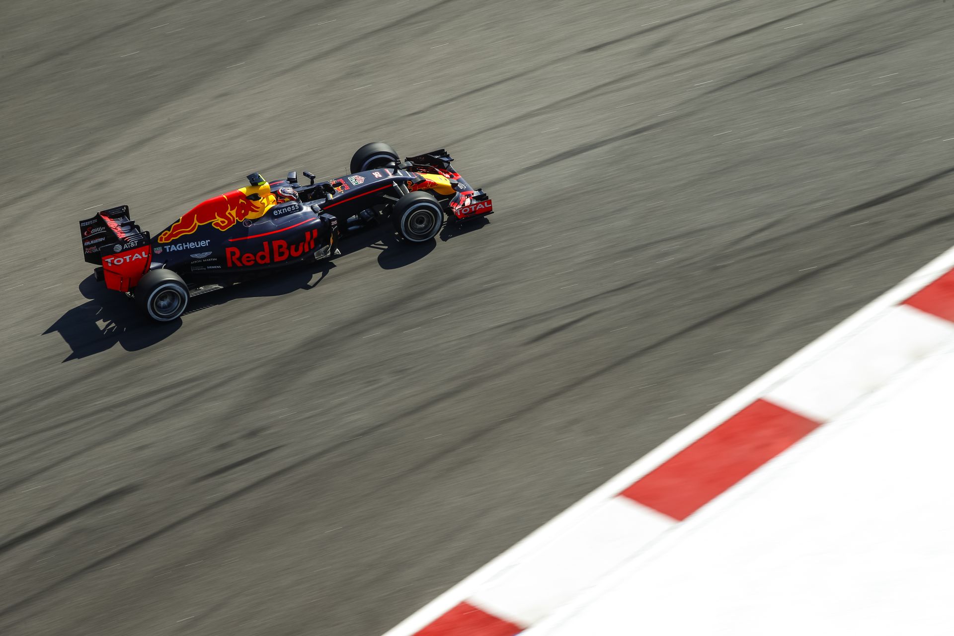 Vettel szerint Kvyatot nem Kína, vagy Oroszország miatt rúgta ki a Red Bull