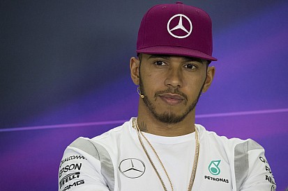 Red Bull: „Hamilton olyan, mint egy színes madár”
