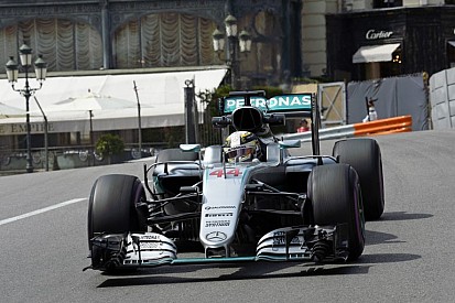 A Mercedes elkezdett tartani a Red Bulltól
