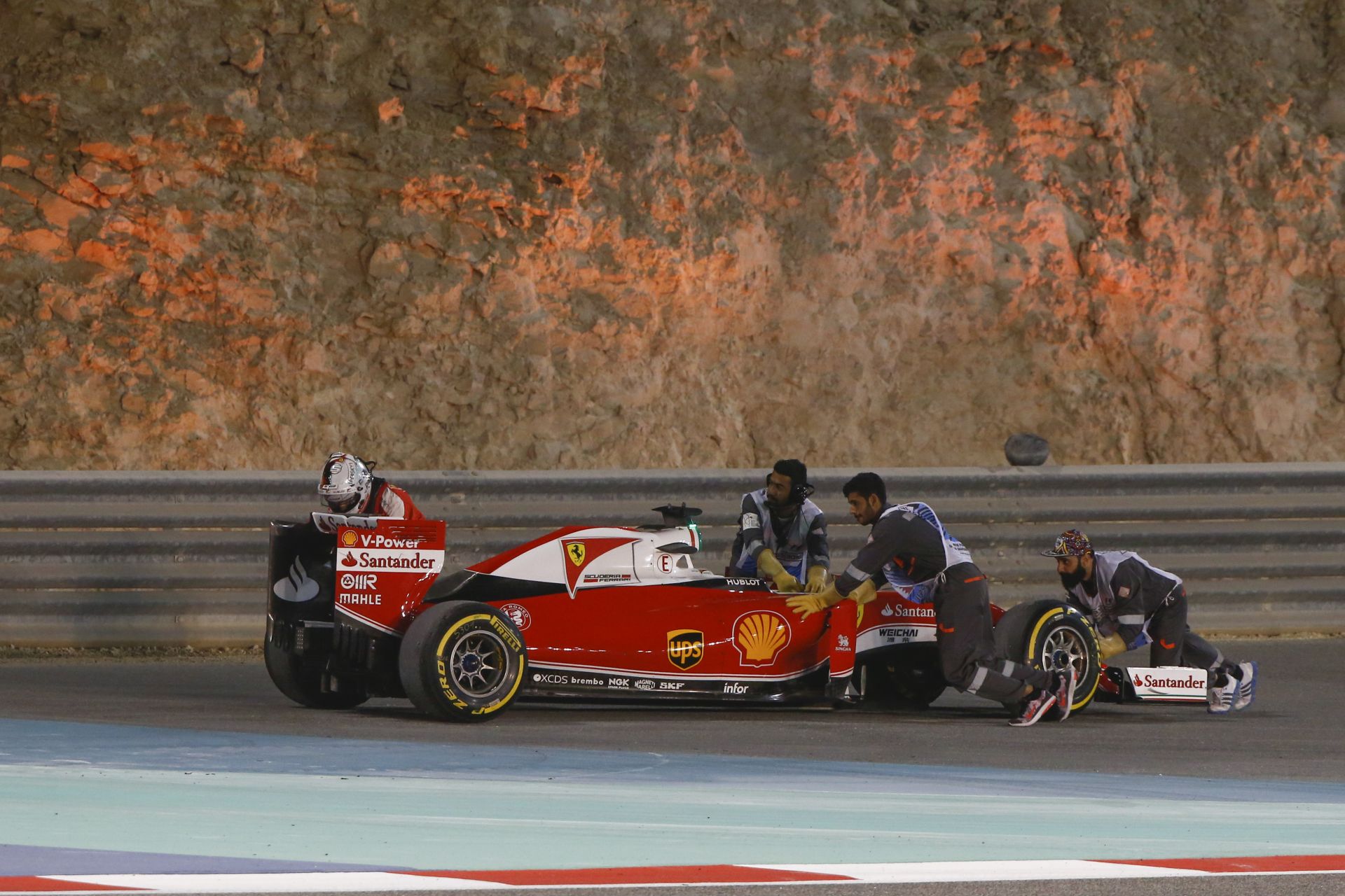 Vettel drámája a Bahreini Nagydíjon: videó