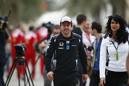 Alonso napról-napra erősebb a balesete óta - az MP4-31 is az legyen Szocsiban!