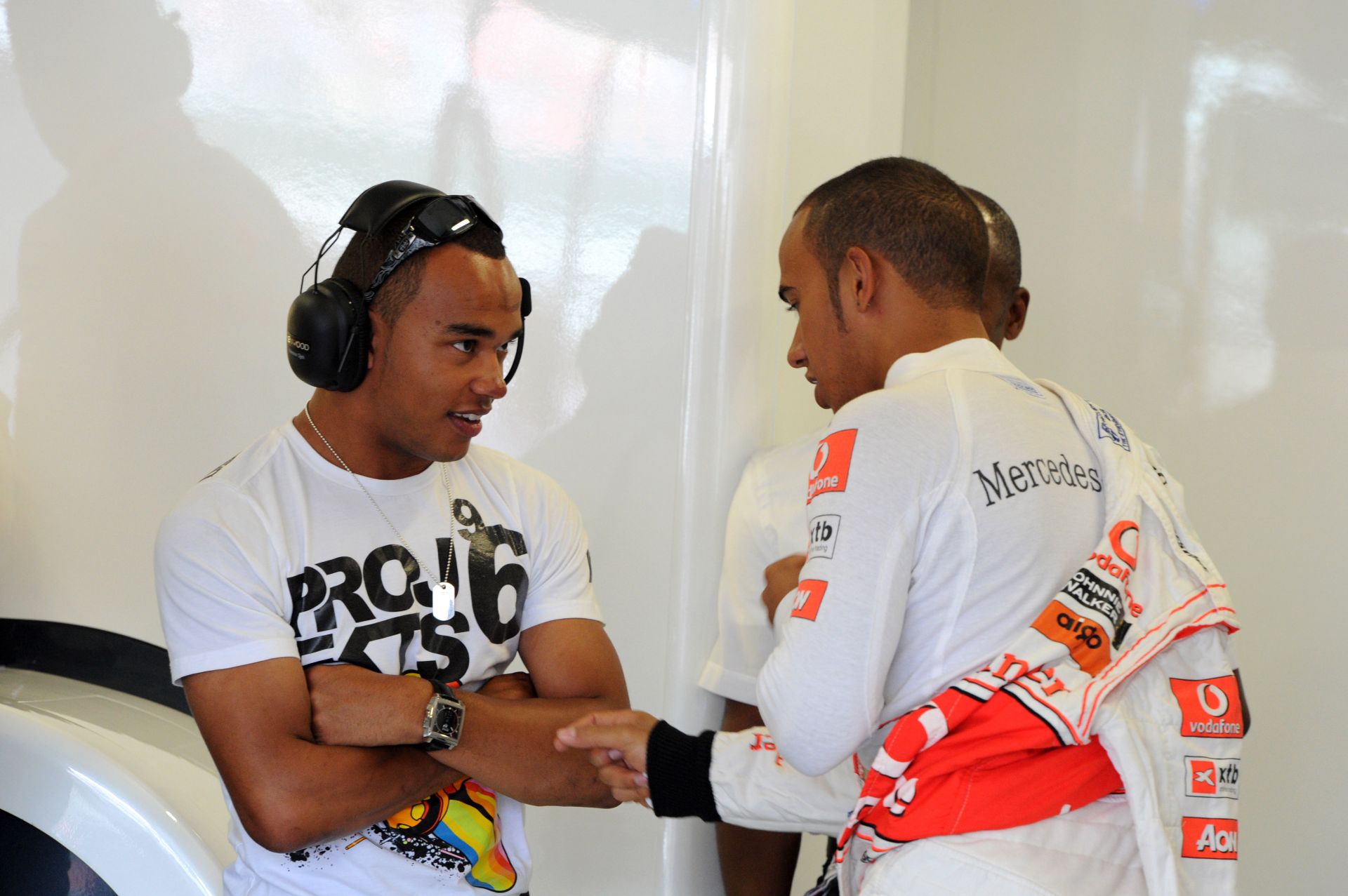 Hamilton egy méregdrága verdát vásárolt a testvérének