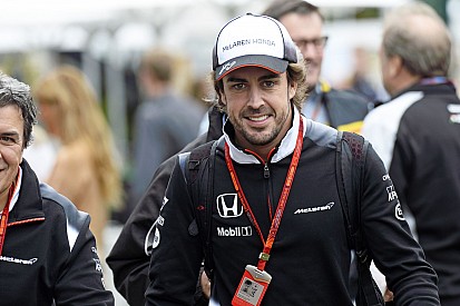 Az FIA doktora is meglepődött: Alonso éppen hogy túlélte a melbourne-i balesetet!
