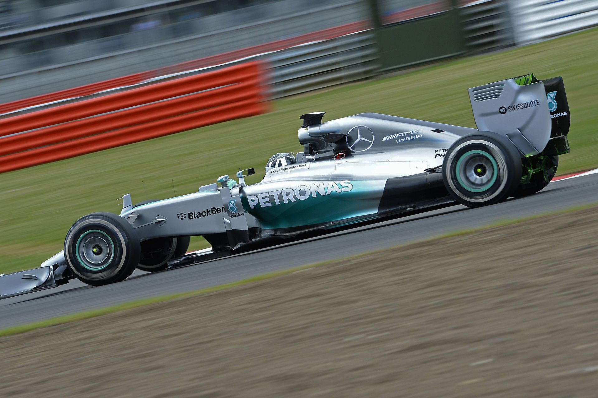 Hivatalos felvételek a 2016-os F1-es Mercedesről: W07 Hibrid