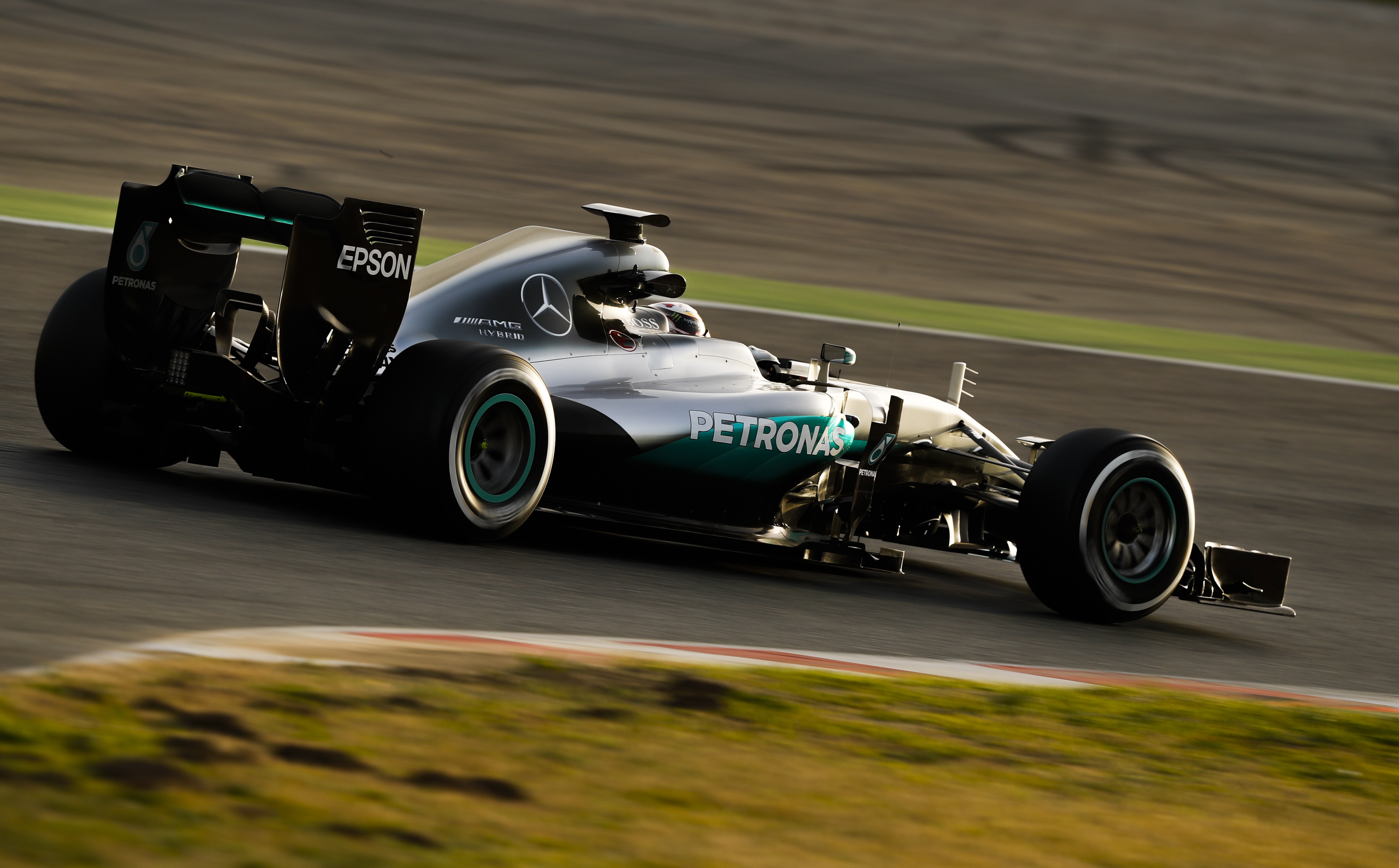 F1-ES MŰSOR: Túl vagyunk az első két tesztnapon, és komoly dolgok történnek a háttérben (LIVE)