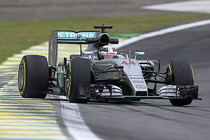 Hamilton és Rosberg simán az élen az időmérő előtt Brazíliában: Vettel és Raikkönen a második sorban
