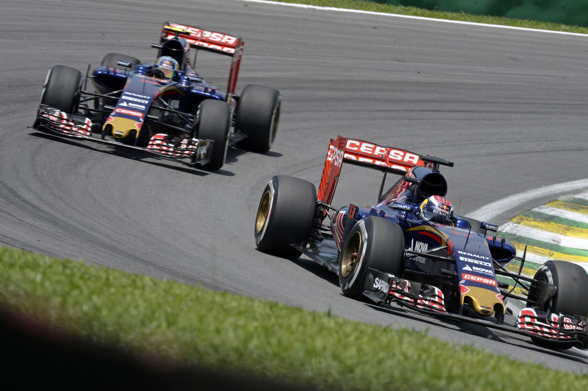 Toro Rosso: Verstappen megint több volt, mint jó! Sainz már a Q2-ben kiesett
