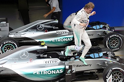 Ez nyeri meg a bajnokságot jövőre a Mercedesnek?